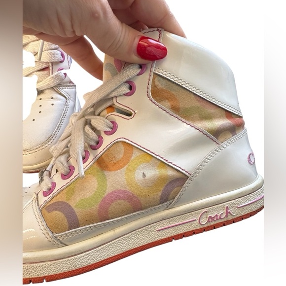 COACH women’s Vintage "Norra" Sneaker
High Tops white pink sz 6M preloved - Picture 11 of 11
